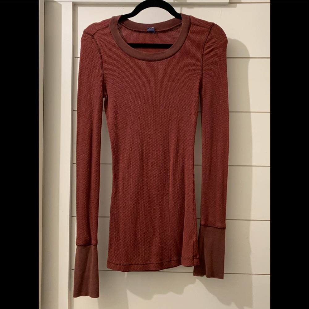EUC!! FREE PEOPLE Women’s Thermal Shirt. Dark Red/Burgandy. Size Small